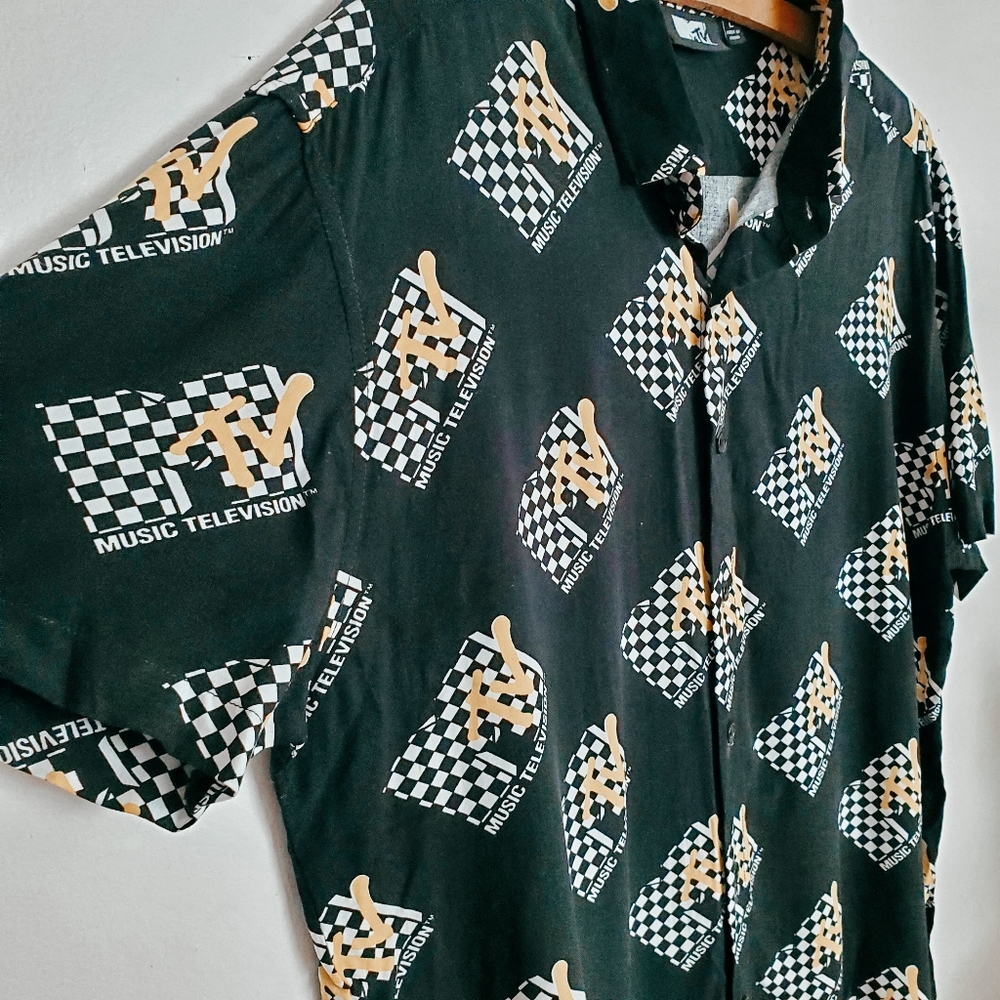 Vintage MTV Button-up shirt - Picture 4 of 5